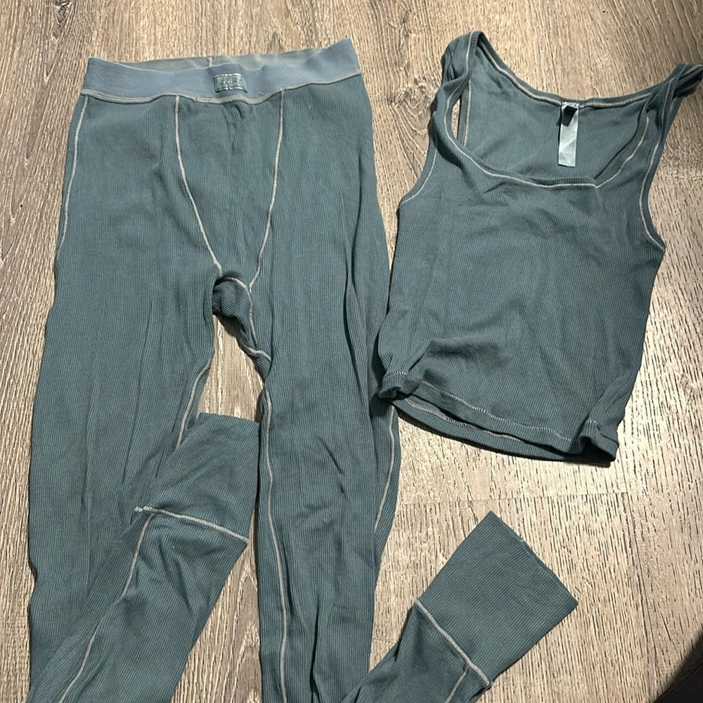 Skims set